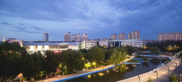 品冠酒店(赤峰政府南广场店)图片