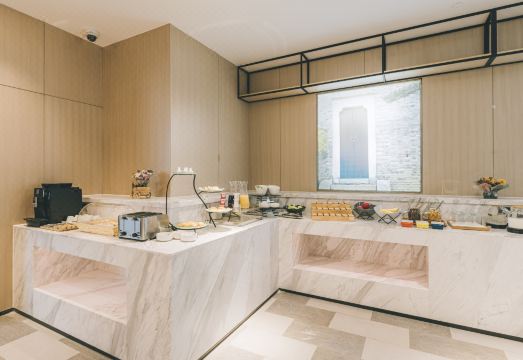 Atour Hotel Changning Xianxia Road, Shanghai Hotel Overview