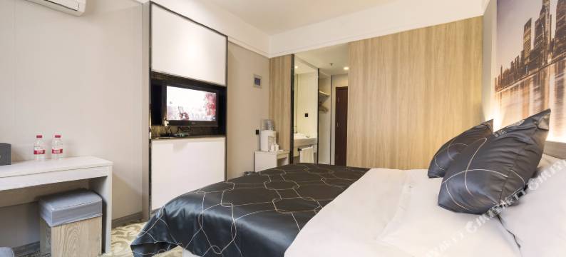 非繁城品酒店(郑州记忆油画厂创意园沙口路地铁站店)图片