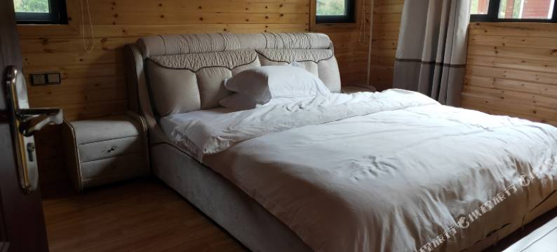 龙山西拉部别墅图片