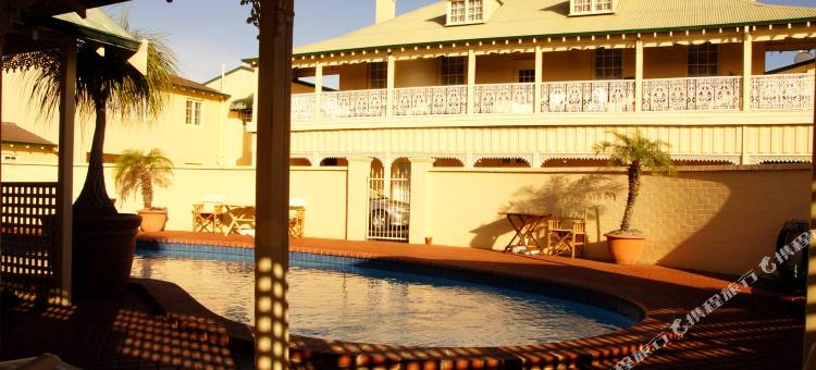 克利夫顿汽车旅馆及格里特尔顿旅馆(Clifton Motel & Grittleton Lodge)图片