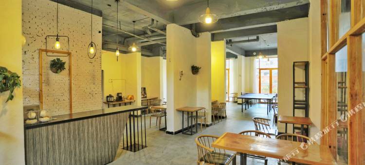 海螺沟云上时光酒店(磨西镇步行街店)图片
