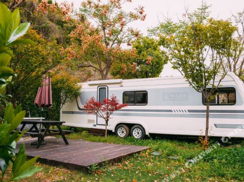 武汉龙灵山森林房车营地