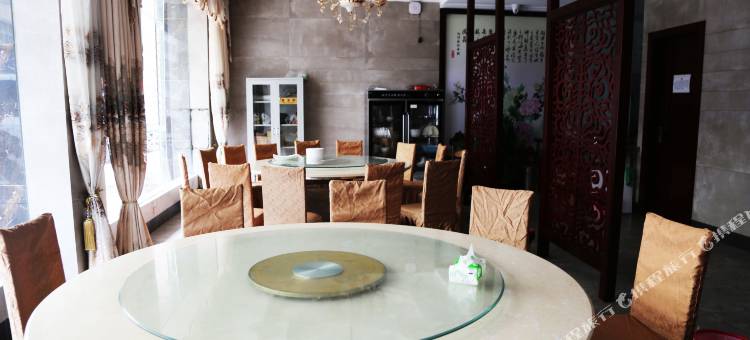 昭通龙庭大酒店(望海文化公园凤凰山森林公园店)图片