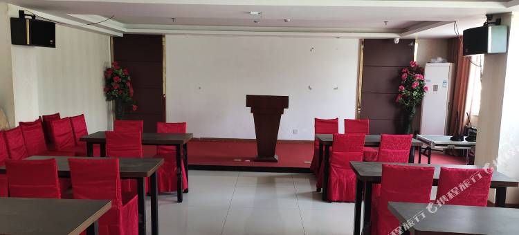 逸居商务电竞酒店(信阳商城花园路店)图片