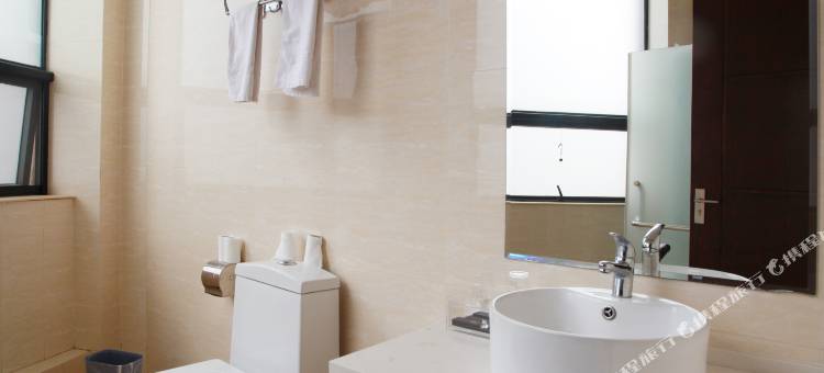 速8酒店(武汉欢乐谷店)图片