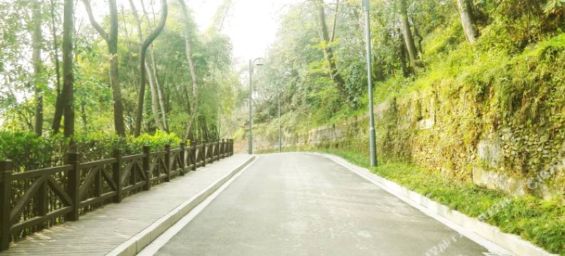 来凤庆凤山酒店图片