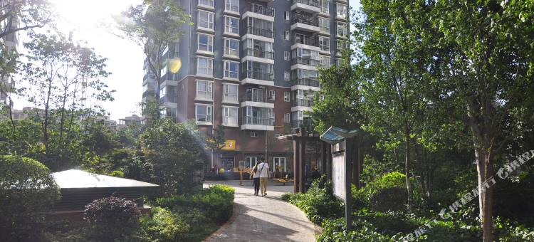 昆明阿拉丁智窝民宿(联勤保障部队第九二〇医院店)图片