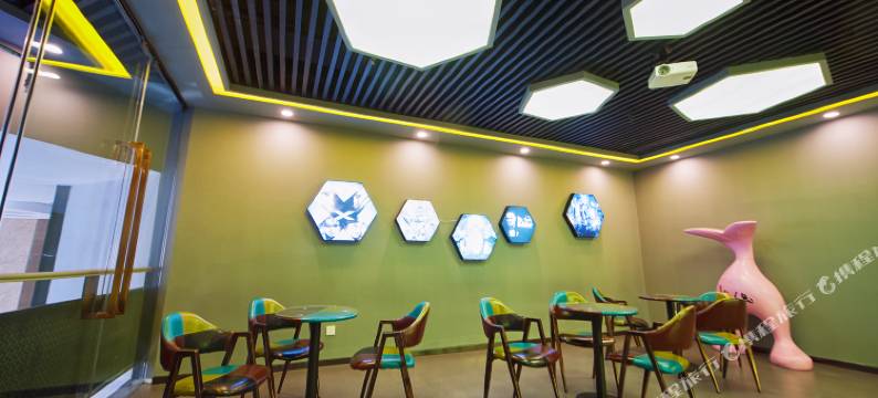 济南24格影吧公寓图片