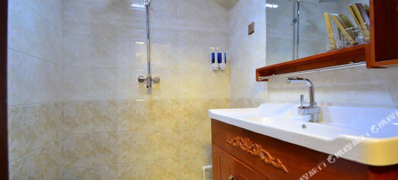 蓝爵商务休闲宾馆(哈尔滨西站万达广场店)图片