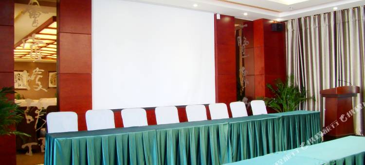 睿柏·云酒店(鄂尔多斯万达广场店)图片