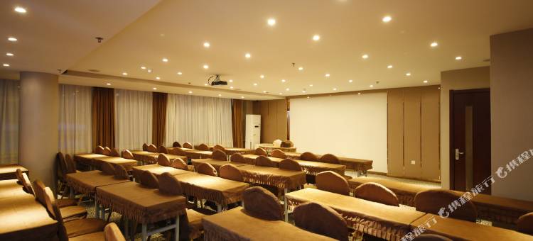 吉龙假日精品酒店(吉林火车站财富广场店)图片