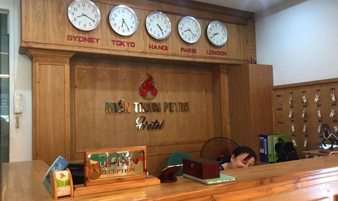 Mien Trung Petro Hotel Hotel Reviews And Room Rates - 
