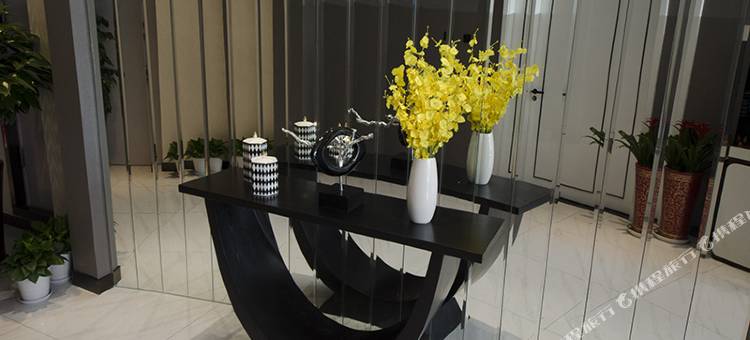 希岸·轻雅酒店(库尔勒香梨大道美食街店)图片