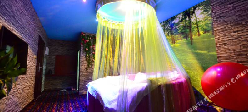 1314情侣度假屋(武汉群星城店)图片