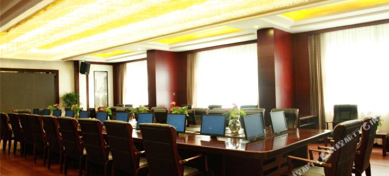 常山湖中居大酒店图片