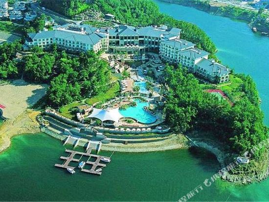 Hotels In Qiandaohu Town Chunan Tripcom - 