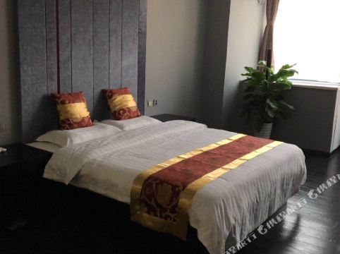 如家睿柏·云酒店(齐河迎宾路银座广场店)