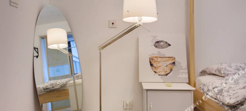 西安小寨商圈地铁沿线168平3室时尚公寓图片