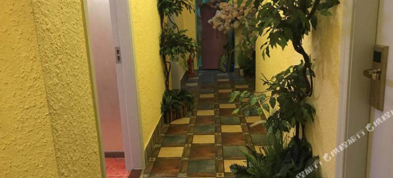 春天里电竞主题房(珠海华发商都店)图片