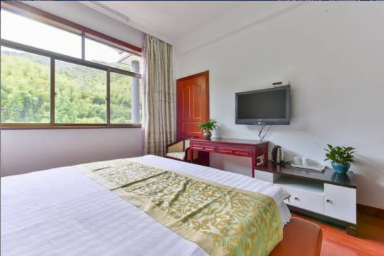 宁波奉化溪口迎杏山庄