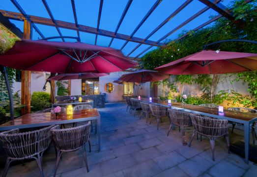 Xinxuan·Juanmu Meisu (Wuzhen Scenic Area Branch)Hotel Overview