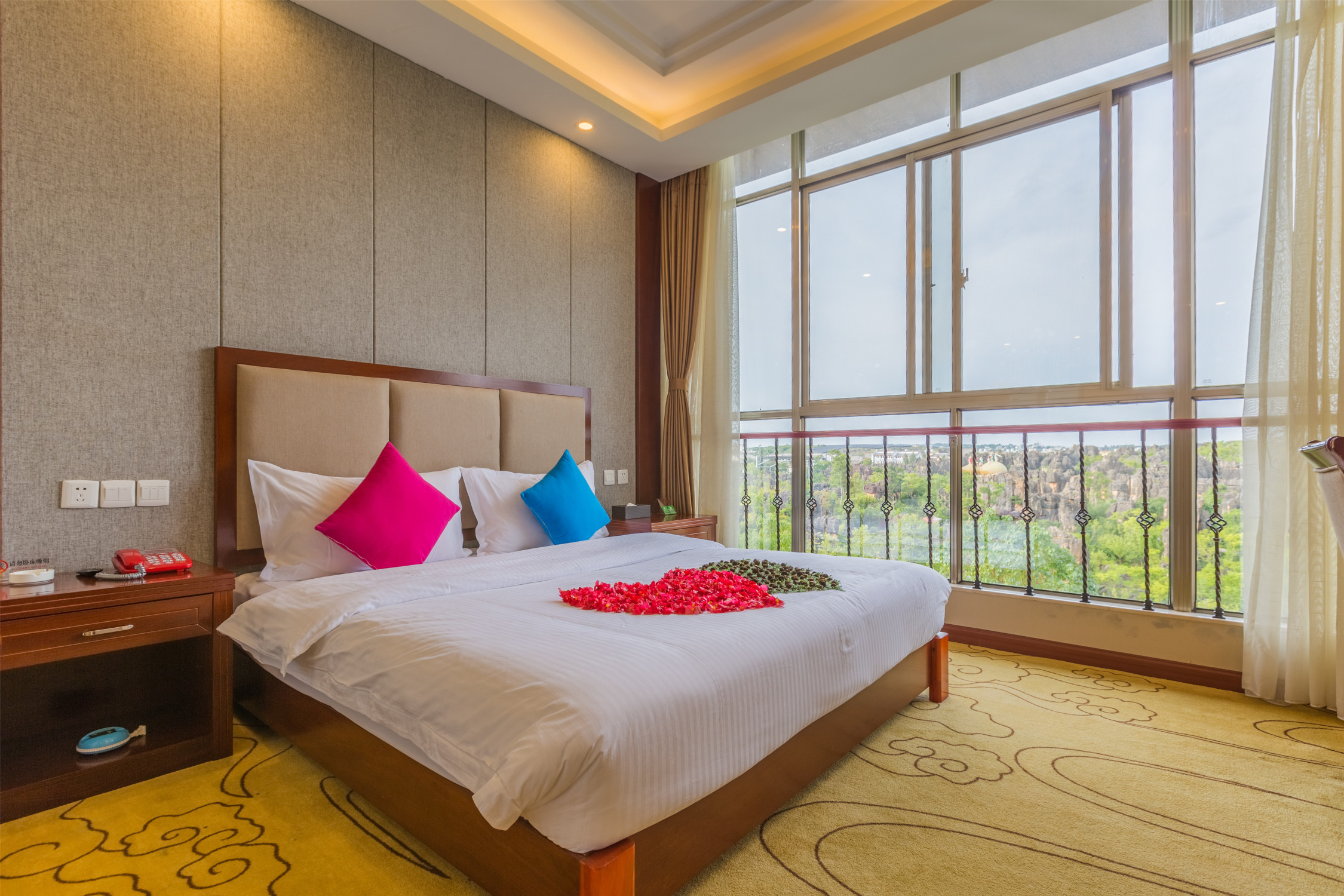 Shilin Shihai Hot Spring Hotel Over view