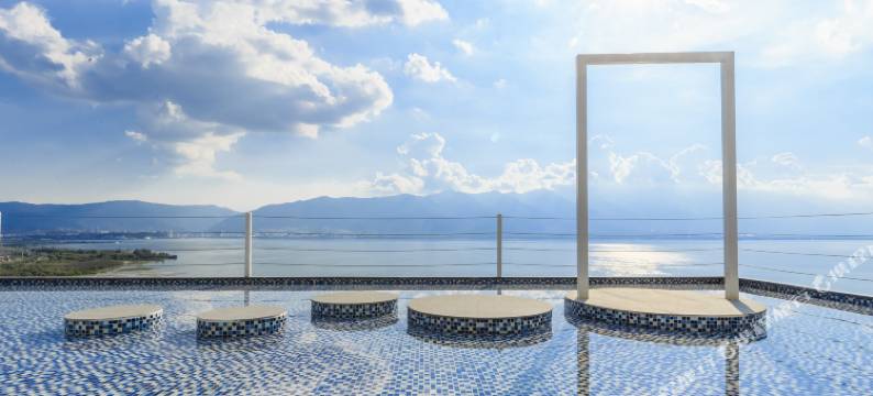 源素大理七间海智能海景别墅图片