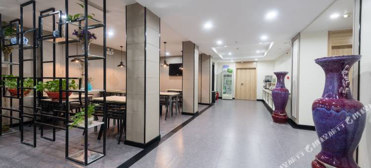 月伴湾雅致酒店(许昌火车站胖东来时代广场店)图片