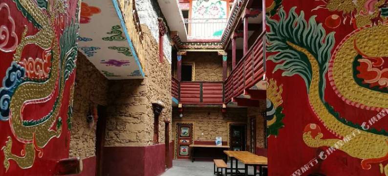 丹巴甲居金花驿站图片