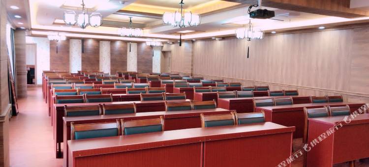 凤庆华源花园酒店(凤庆客运站店)图片