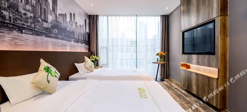 何夜青旅酒店(重庆解放碑步行街店)图片