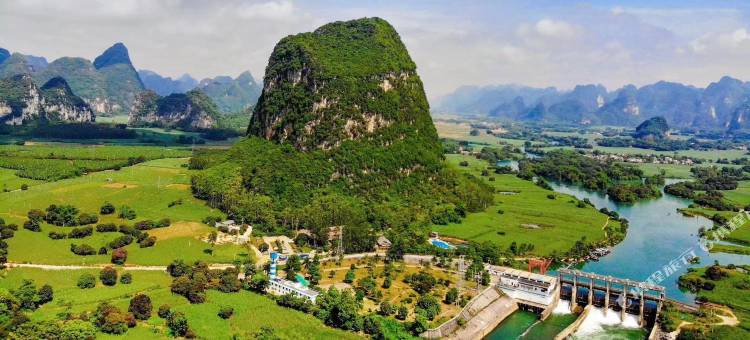 骆越田园假日酒店(大新安平仙河店)图片