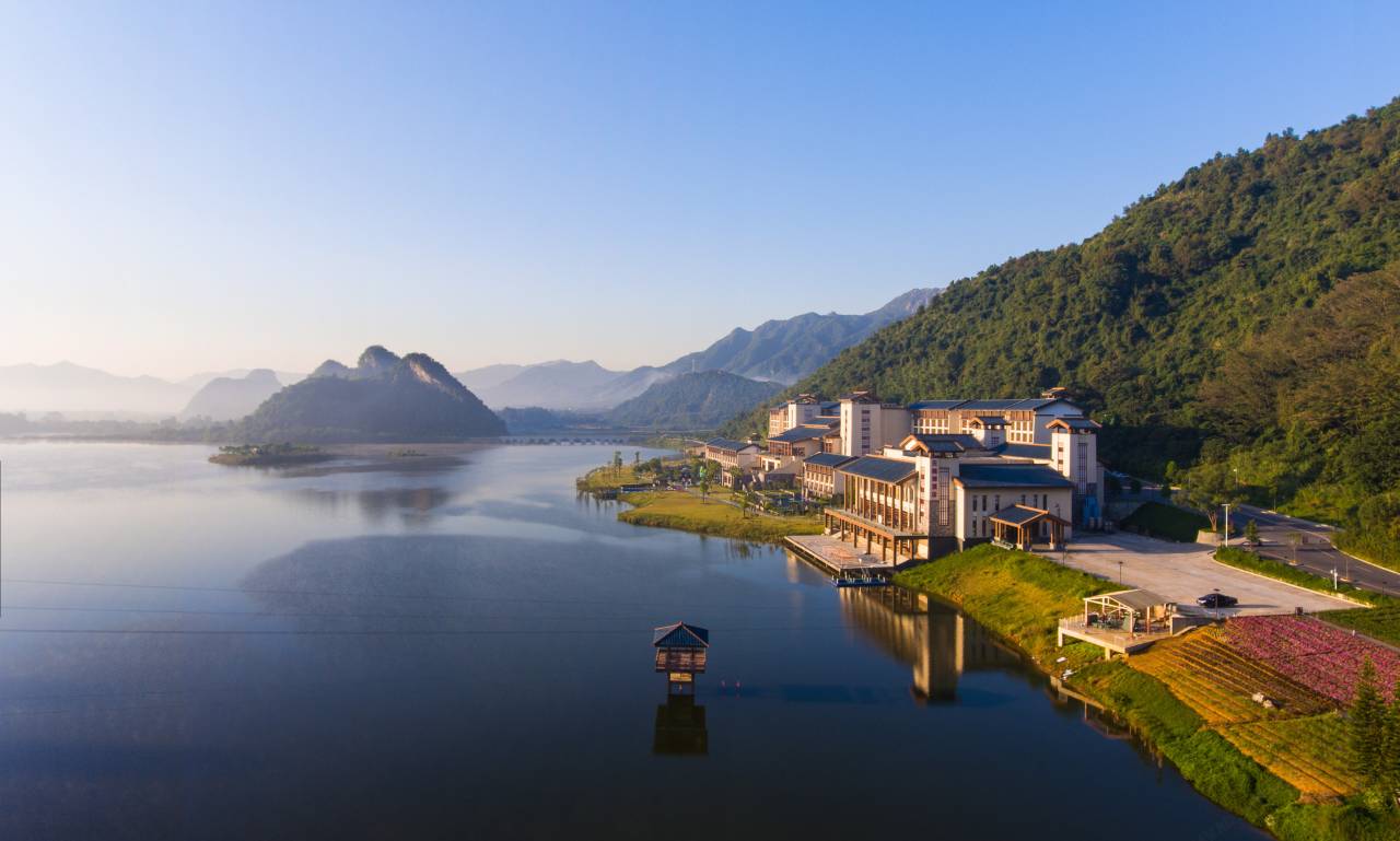 清远宝晶宫天鹅湖温泉酒店图片