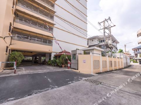 斯塔拉廣場服務公寓