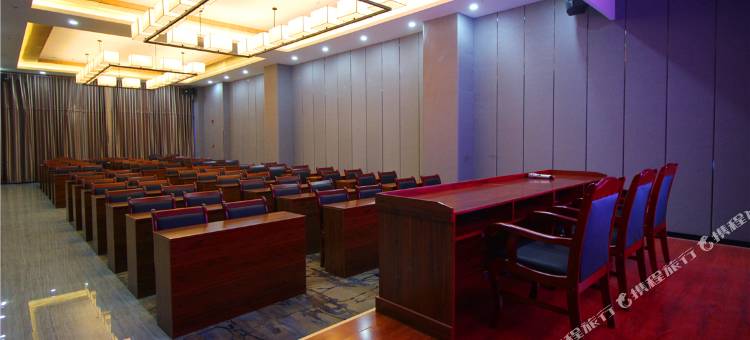 宇辰精品酒店(张掖万家夜市河西学院店)图片