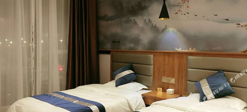 陇顺源假日酒店(中川机场彩虹城店)图片