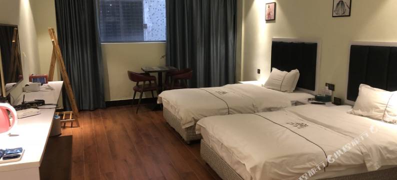 佛山泓丰酒店(荔村地铁站万科星都荟店)图片