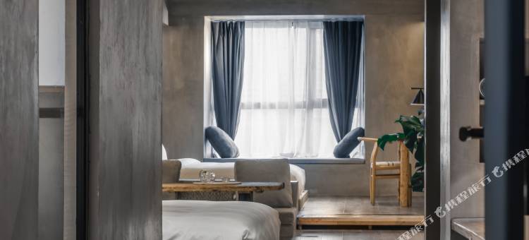 泥曲酒店(遂宁万达广场政务服务中心店)图片