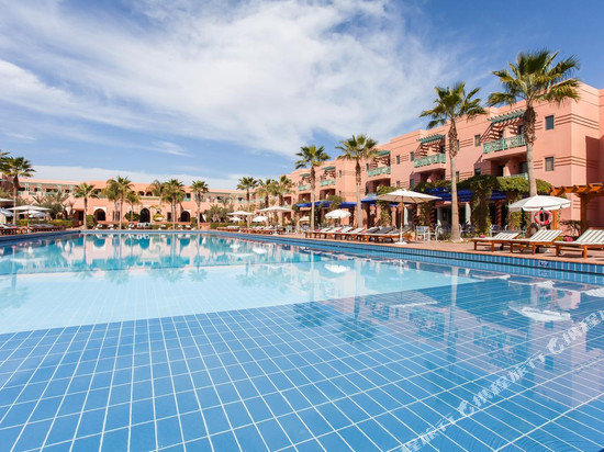 贾尔里亚德度假村