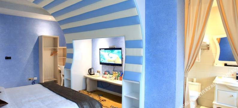 达州美沸尔河景主题酒店图片