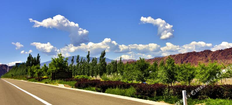 七彩丹霞彩虹湾酒店图片