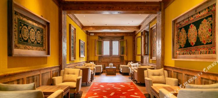 芒康松赞如美山居图片