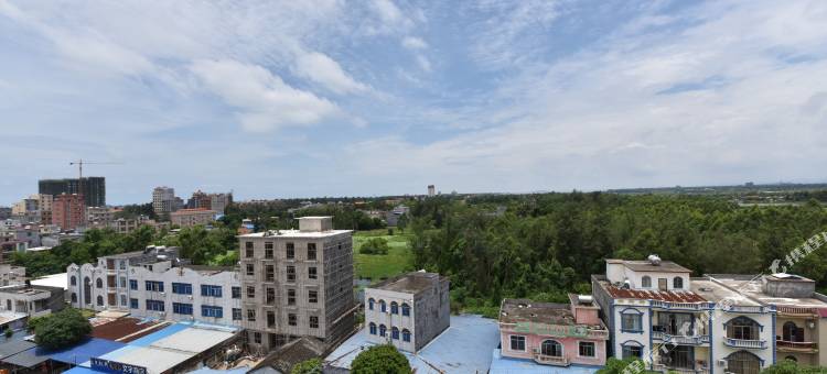 东兴鑫昌大酒店(万尾金滩店)图片