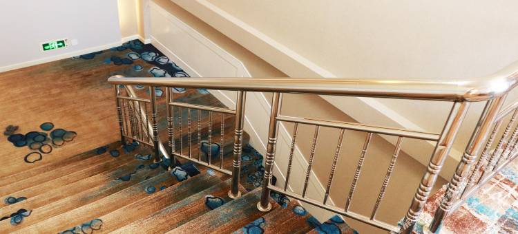 五原塞纳精品酒店图片