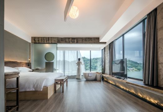 HEY YUAN HOUSE Hotel Overview