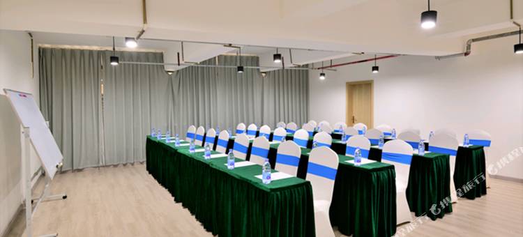 峨眉山景区绕佛阁度假酒店图片
