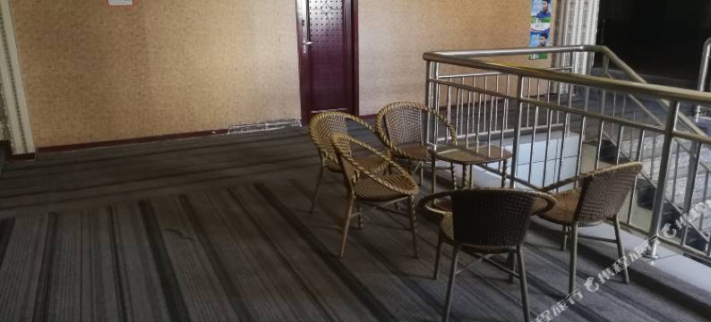 巴彦淖尔海力斯商务宾馆图片