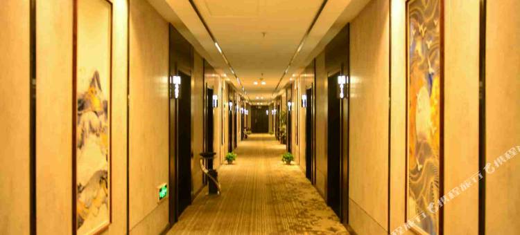 隆鑫睿柏·云酒店(北票建设路店)图片