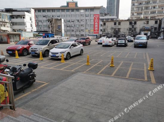 华庭酒店(钦州年年丰广场向阳街店)_地址:钦州湾大道6号爱小时